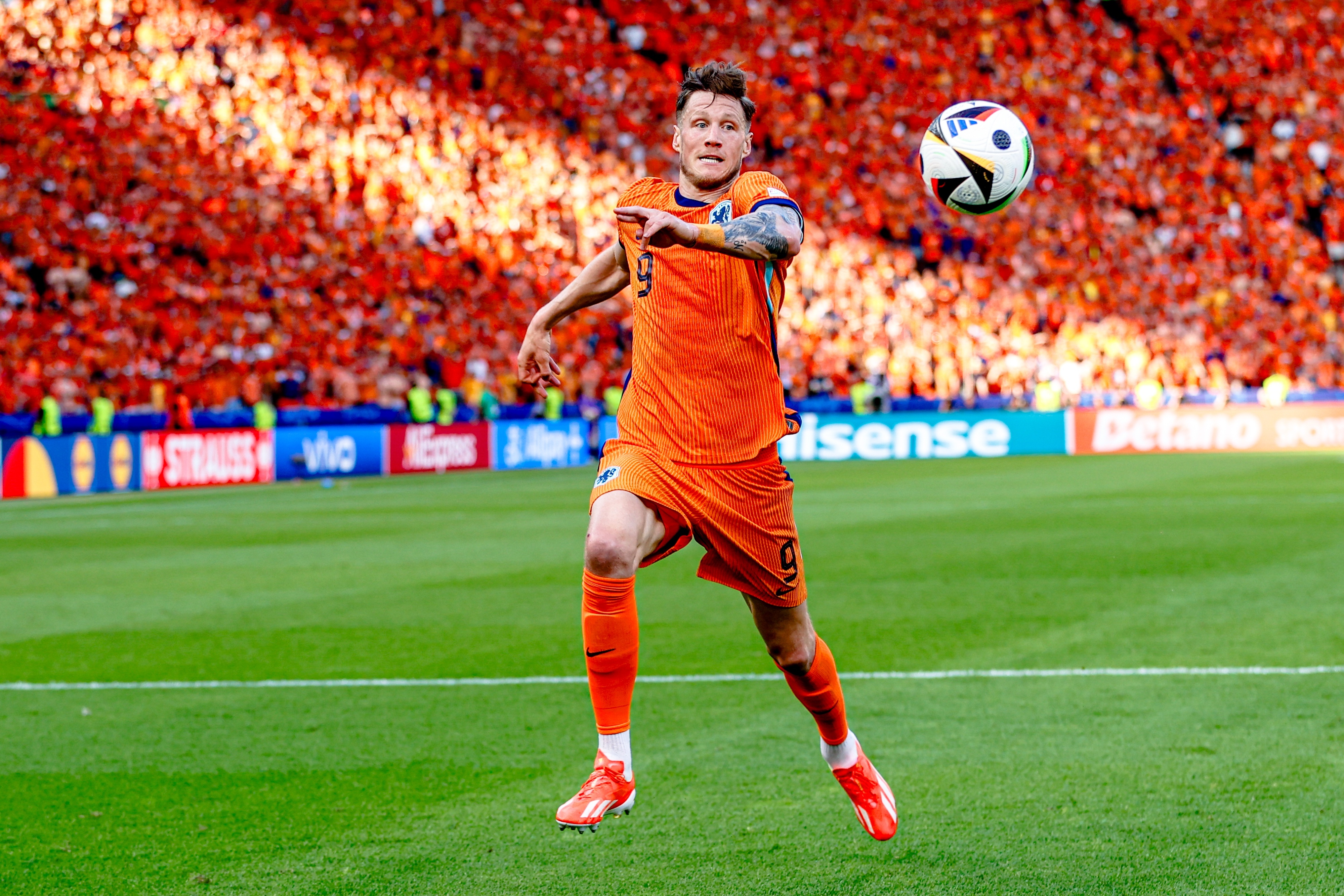 罗马诺:荷兰前锋韦霍斯特即将加盟阿贾克斯,交易已完成